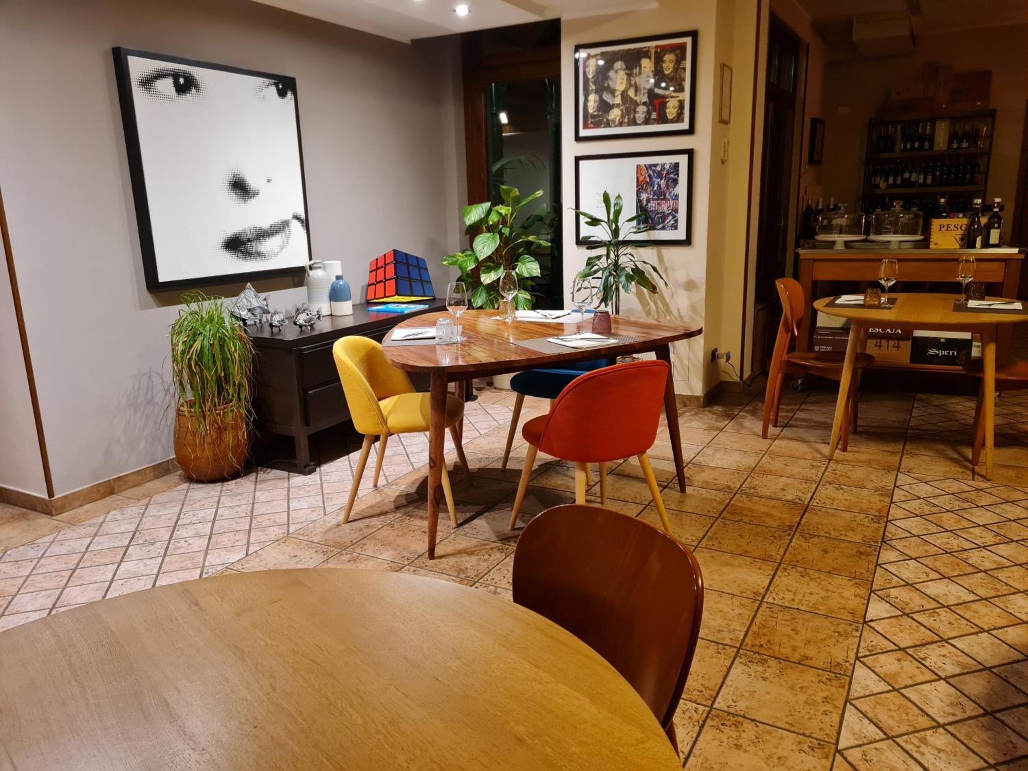 Manfredi Ristorante Con Alloggio Romentino Exterior foto