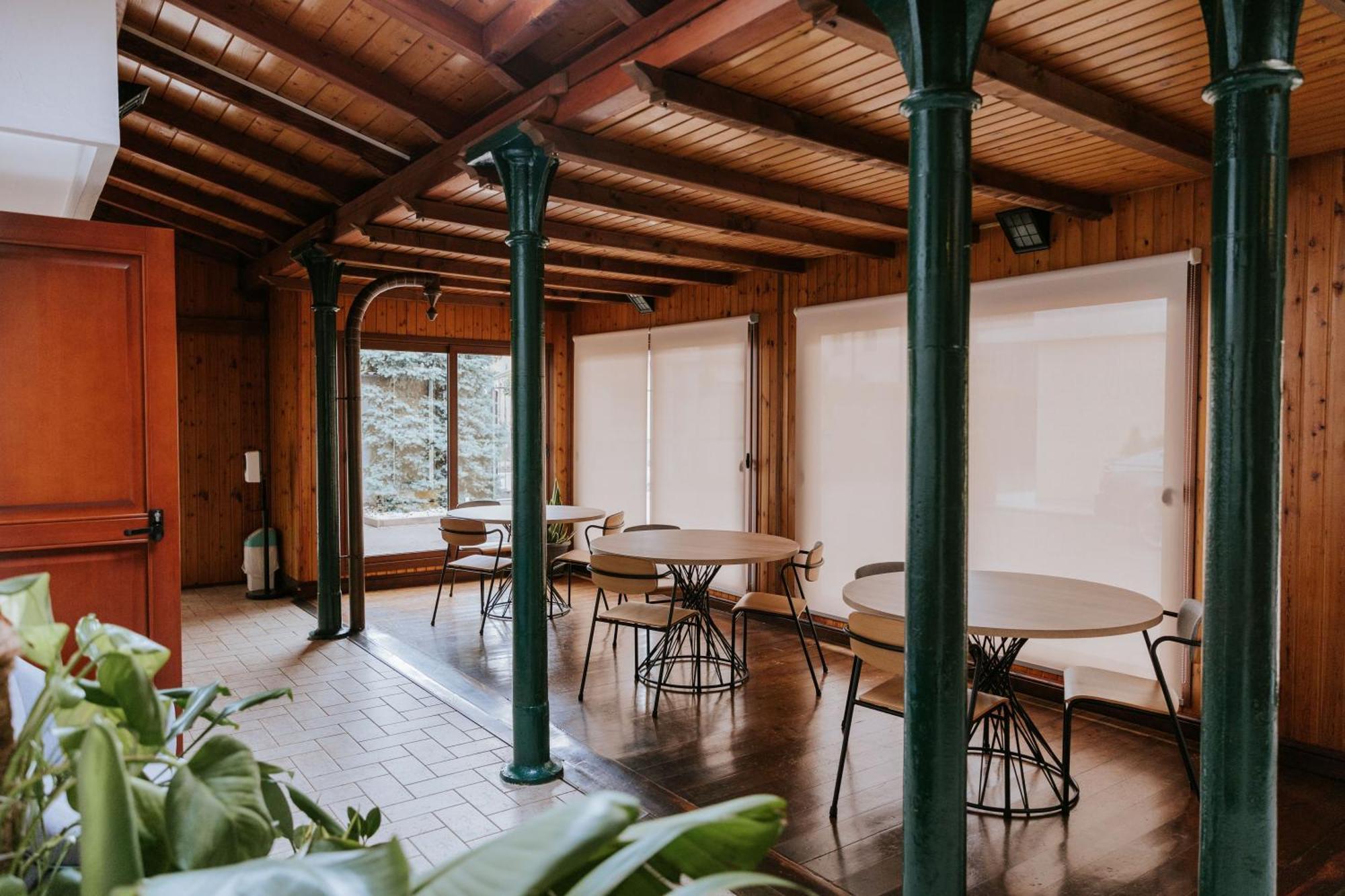 Manfredi Ristorante Con Alloggio Romentino Exterior foto